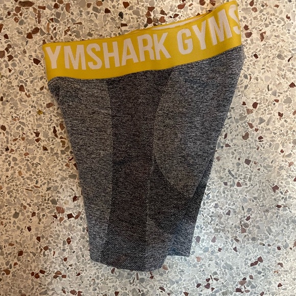 Gymshark Flex xsmall hello and gray shorts - Picture 3 of 4